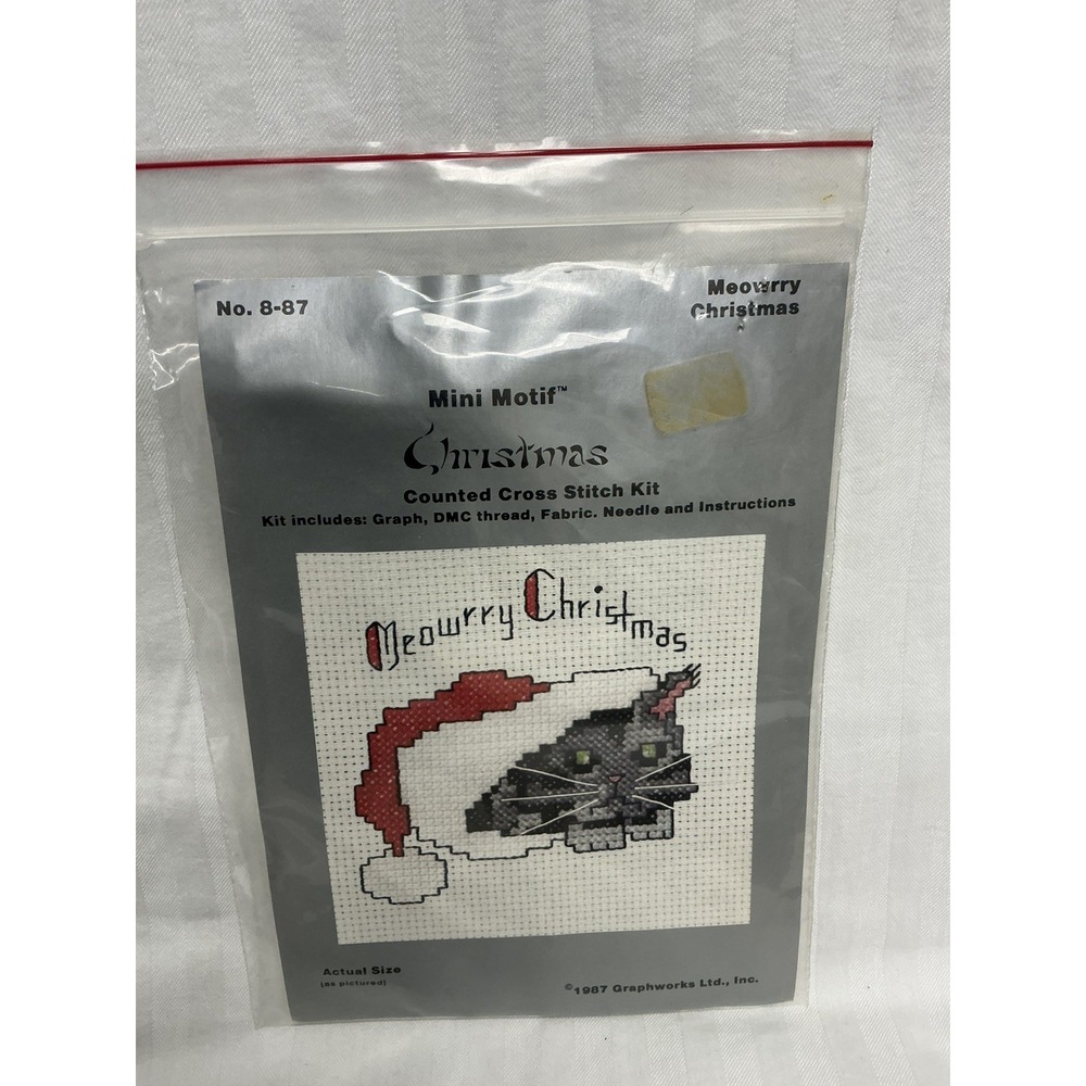 1987 Mini Motif Counted Cross Stitch Kit MEOWRRY CHRISTMAS #8-87